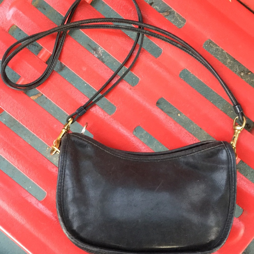 COACH No 577-6870 Black Leather Shoulder Bag